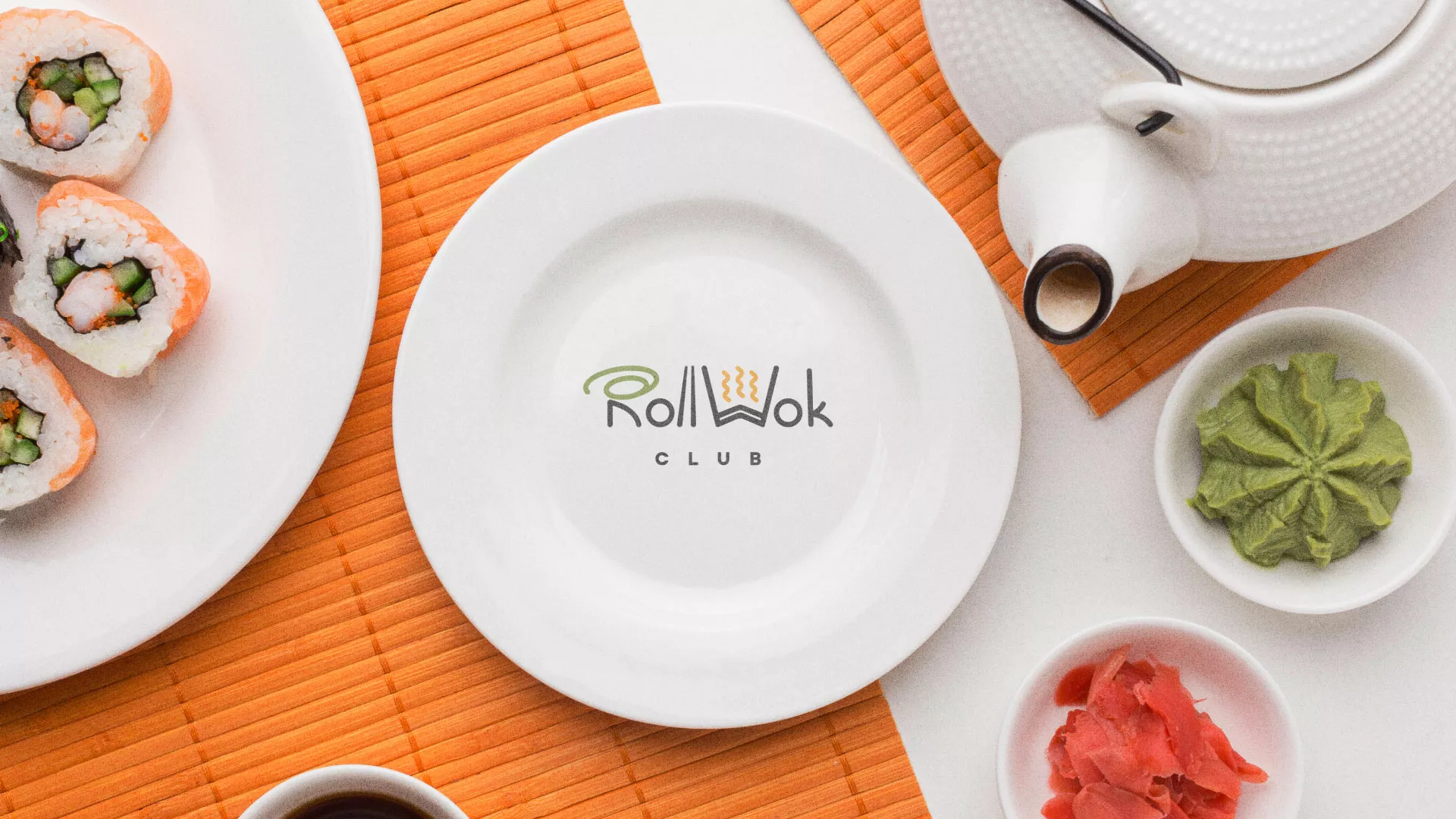 Разработка логотипа и фирменного стиля суши-бара «Roll Wok Club» в Горнозаводске
